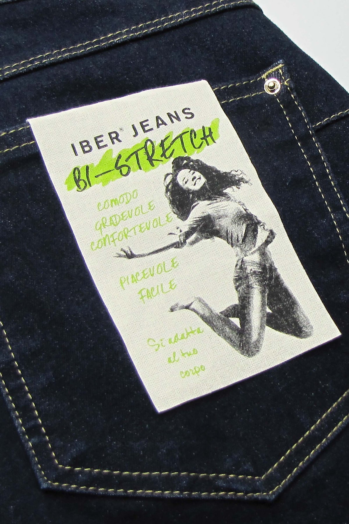 Missy Bj01 Jeans di cotone bi-stretch con ciondolo oro